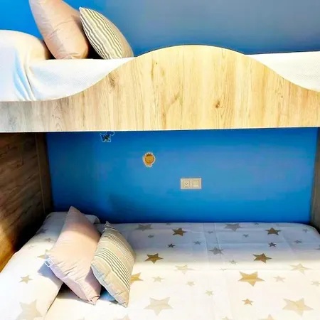 Apartamento Holibai, Amiguinos, Amplia Vivienda Con Parking Al Lado De La Playa Baiona