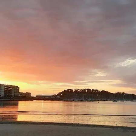 Holibai, Amiguinos, Amplia Vivienda Con Parking Al Lado De La Playa Apartamento