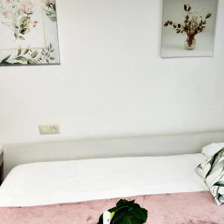 Apartamento Holibai, Amiguinos, Amplia Vivienda Con Parking Al Lado De La Playa Baiona